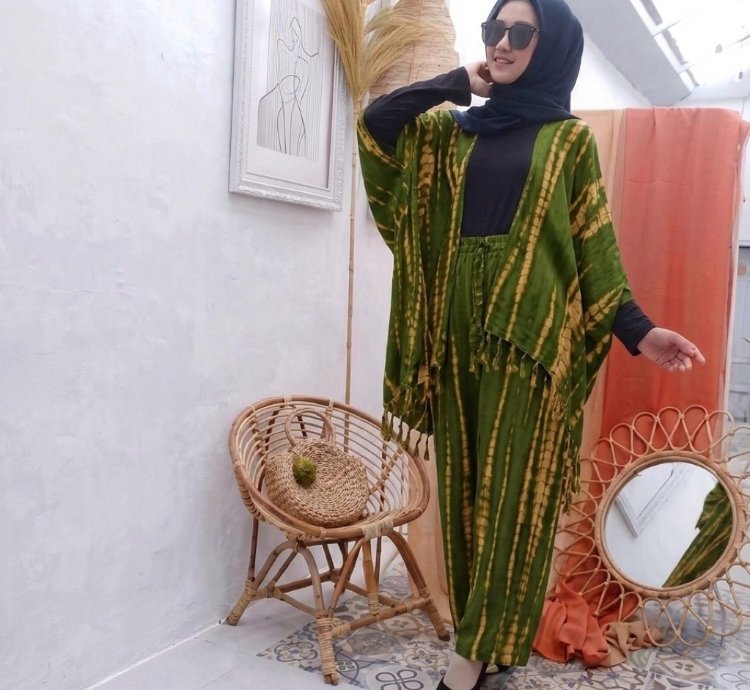 Flowy Rayon Cardigan And Pants Outfit