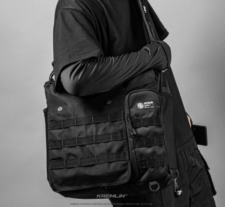 Kremlin Atom - Tactical Slingbag Black 23 L Black