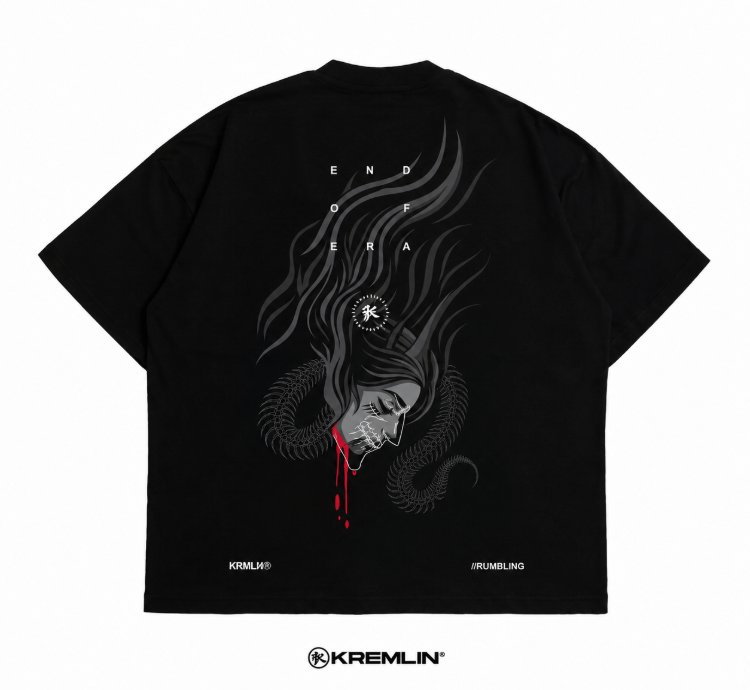 Kremlin Rumbling - T-shirt Oversized Fit Black - Anime Xperiental