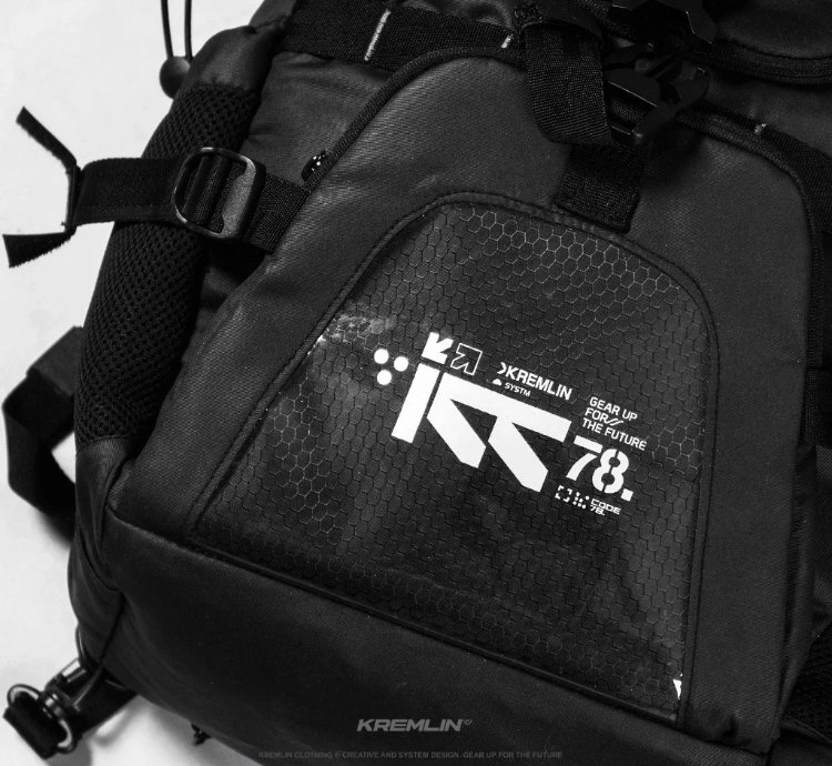 Kremlin External - Backpack Hood Black 30 L