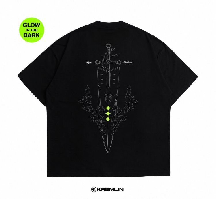 Kremlin Slayer - T-shirt Oversized Fit Black - Anime Xpremiental