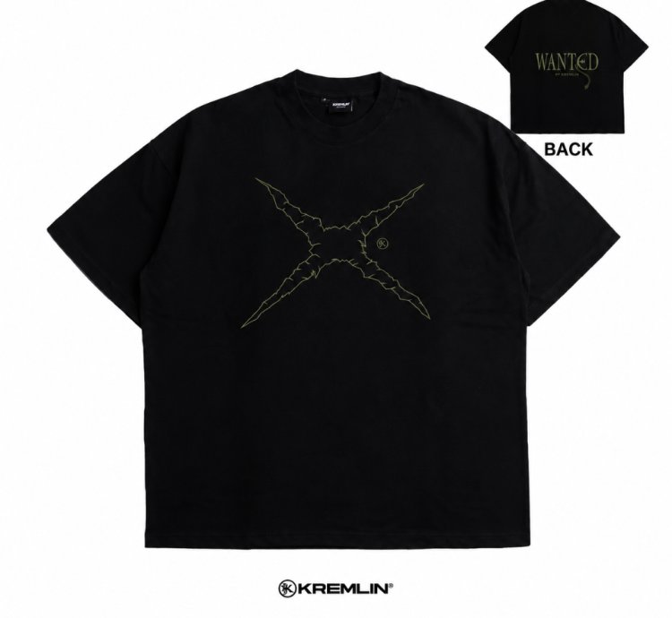 Kremlin Oversized Anime T-shirt - Wanted