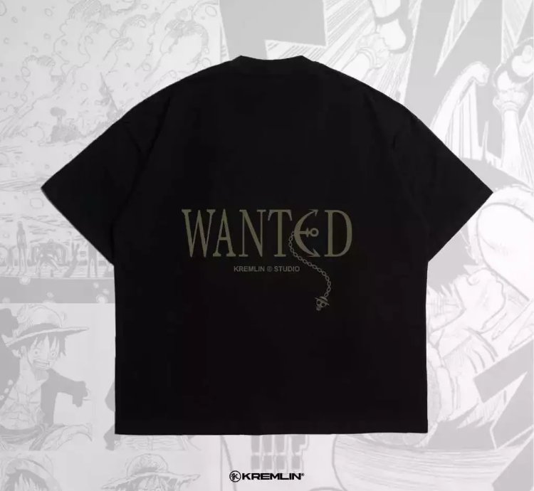 Kremlin Wanted - T-shirt Oversized Fit Black - Anime Xpremiental