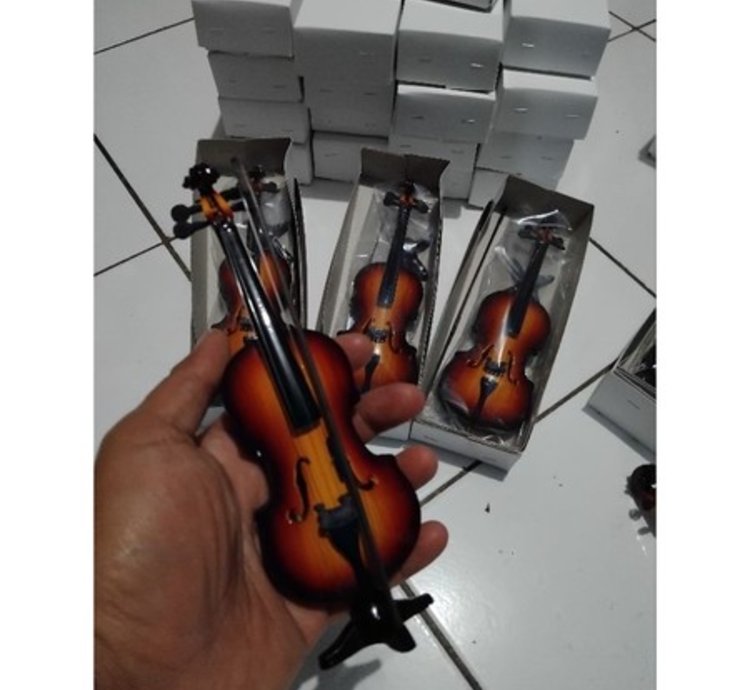 Miniatur Biola Celo