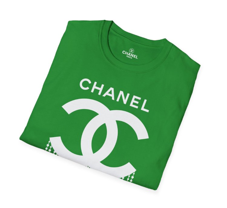 Chanel Logo Necklace Green T-shirt - Size Usa