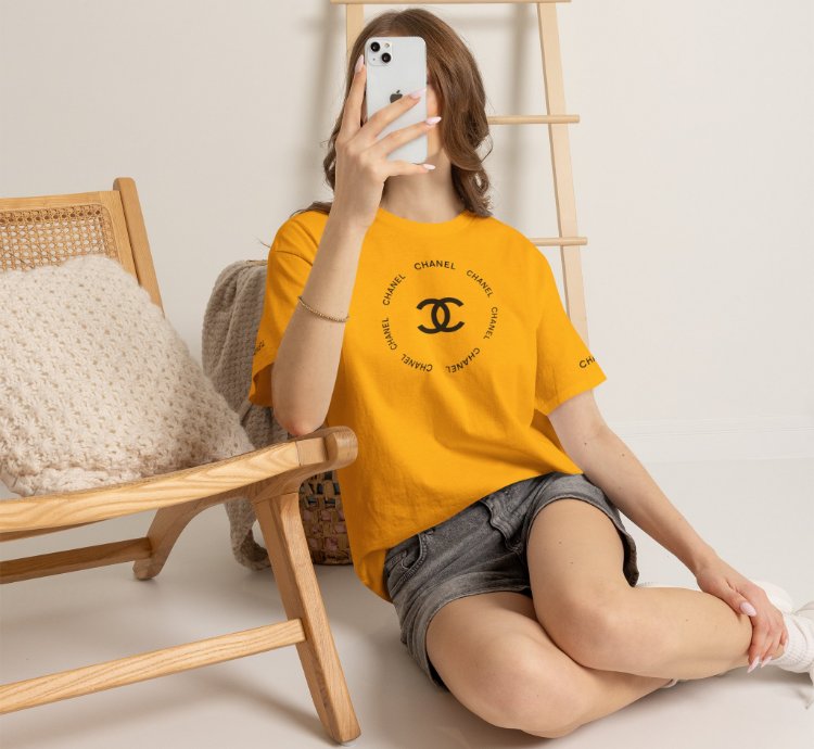 Chanel Logo Circle Gold T-shirt - Size Usa