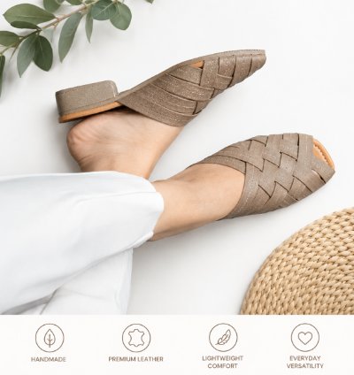 Womens Full Grain Leather Flat Sandals In Mocca