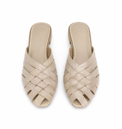 Womens Full Grain Leather Flat Sandals In Cream Beige
