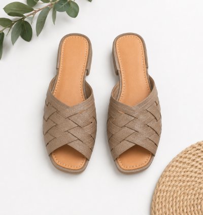 Womens Full Grain Leather Flat Sandals In Mocca